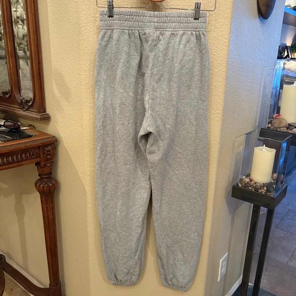 NIKE Women Light Gray Sweatpants Size XS
